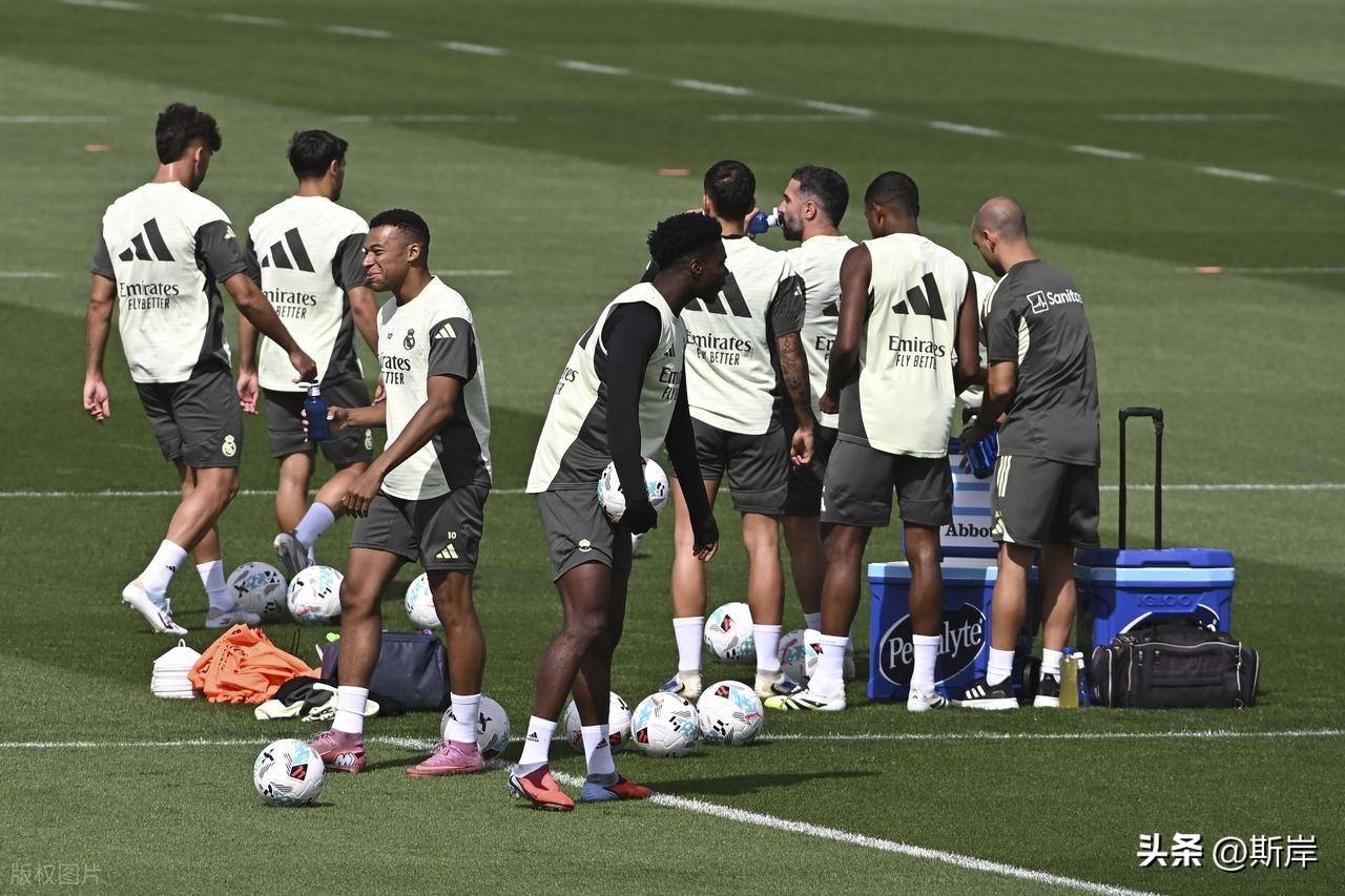 APP下载问鼎娱乐巴塞罗那迎法甲关键赛，转会期强势反弹，引发热议，赛季目标并未改变的简单介绍