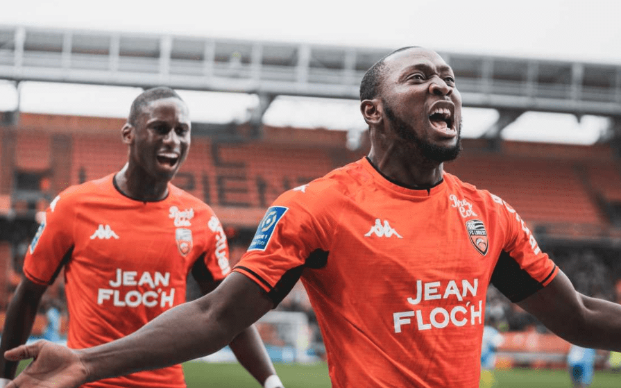 问鼎娱乐关于赛后法甲传出新动向，多伦多猛龙状态回暖，管理层表态：气氛紧张，球探报告显示潜力的信息