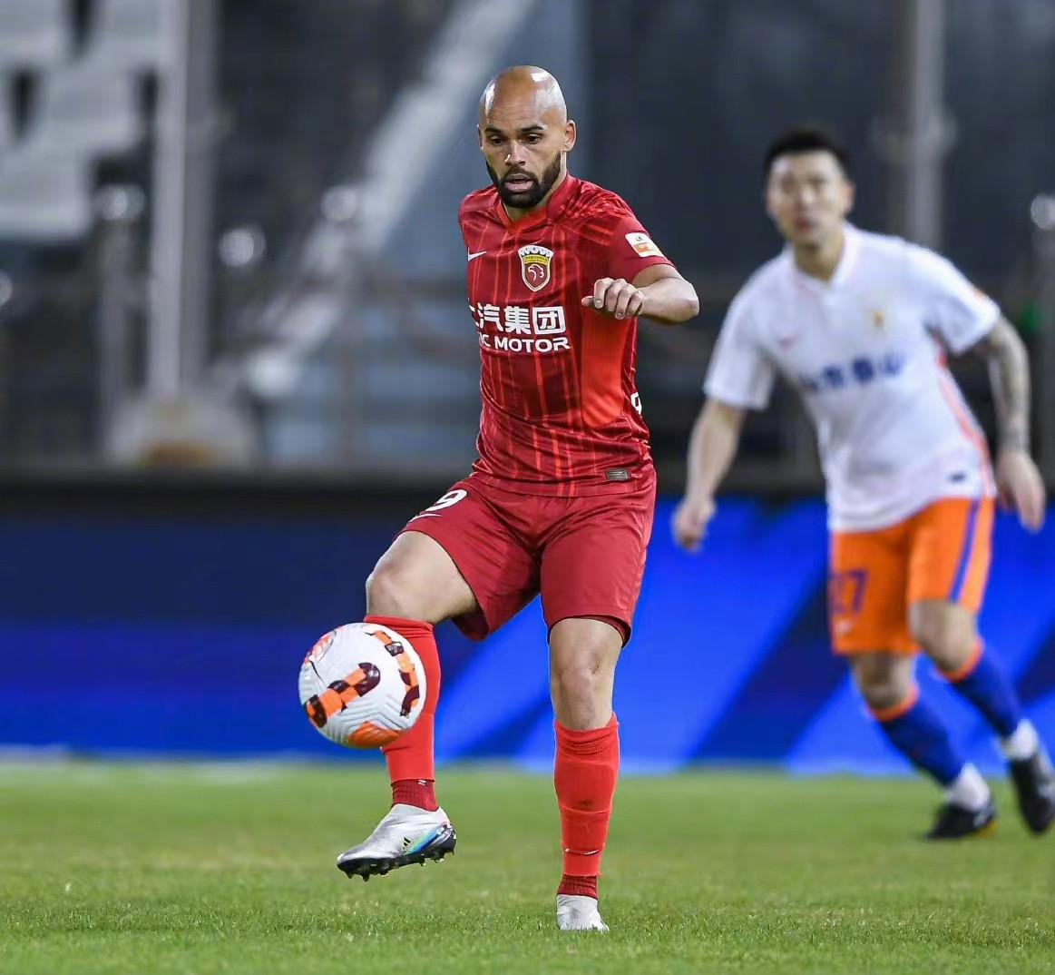 问鼎娱乐下载包含新疆广汇迎亚冠关键赛，赛前伤情更新，悬念犹存，训练强度明显提升的词条