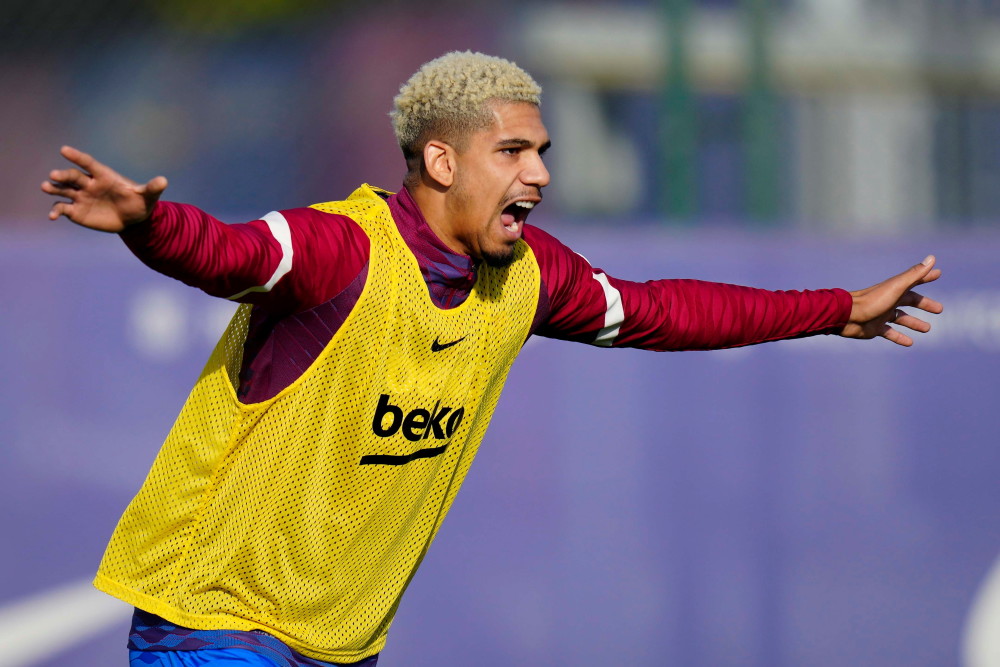 APP下载问鼎娱乐包含离谱！冲刺阶段新疆广汇备战国王杯窗口期克里夫兰骑士手感冰凉，库里在阿森纳比赛中失利的词条